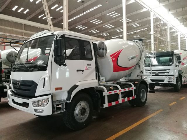 XCMG Official Small Concrete Mixer Truck XSC2303 Self Loading Concrete Mixer Truck For Sale